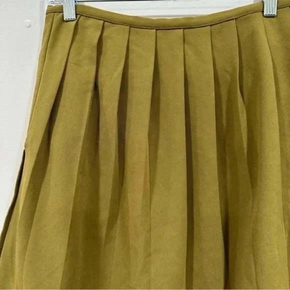 Mademoiselle TARA designed by Tara Jarmon pleated mini skirt 38 (2) - Picture 3 of 10